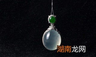 怎么鉴别是不是a货翡翠 怎么看是不是天然a货翡翠