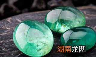 新翡翠怎么养护 翡翠用什么养护