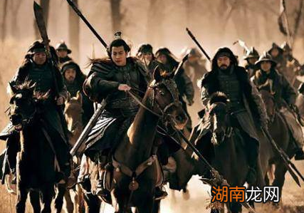 古代打仗士兵明知前排必死 古人为什么还要抢着上