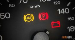 刹车一踩abs就启动是什么原因