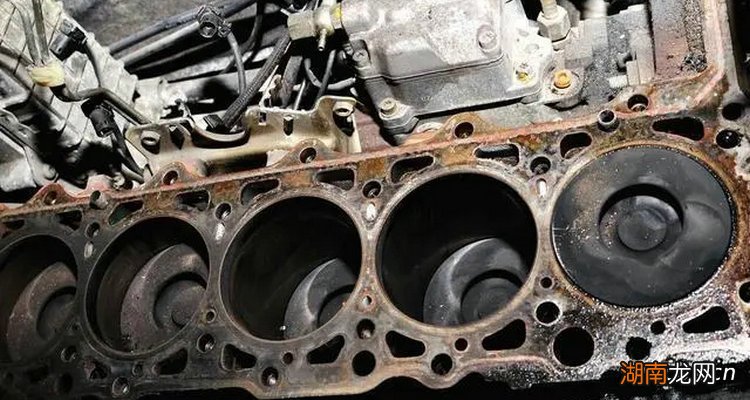 汽车淹缸是怎么回事