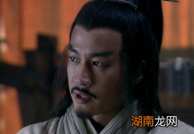 横扫六国的章邯,为何最后会投降项羽呢?