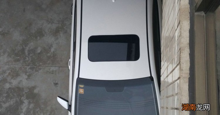 汽车带天窗有什么好处