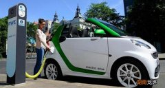 公共充电桩插头通用吗