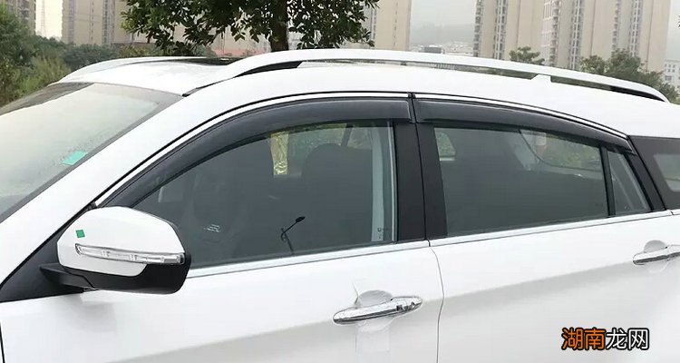 车玻璃防雨条怎么安装方法