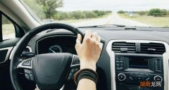 汽车方向盘能打几圈