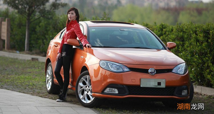 手动挡的车子怎么倒车