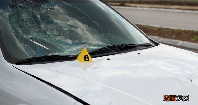 汽车油膜用什么去除比较好