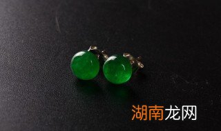 高仿翡翠用什么料 翡翠有高仿的吗