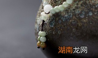 翡翠大白寓意是什么 白翡翠的寓意