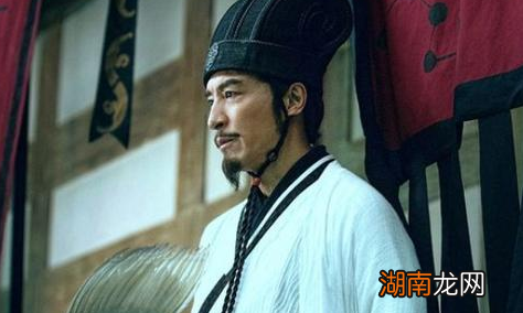 许靖的官职非常大,为何刘备却非常看不起他呢?