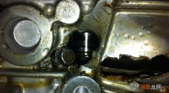 车辆底盘漏机油是什么情况