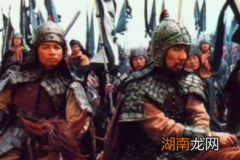 司马懿杀了那么多曹氏族人，为何曹爽没报仇呢？