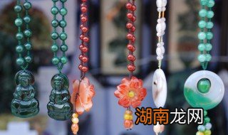 怎样清洗翡翠吊坠 清洗翡翠吊坠的方法