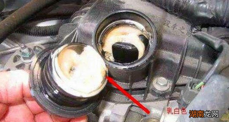 如何判断发动机是否进水
