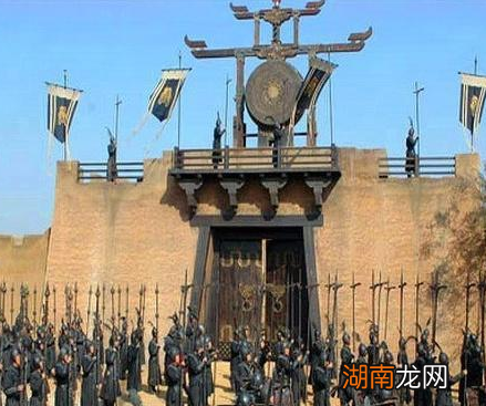 赵匡胤杯酒释兵权到底是什么样的 这些大臣真的有那么傻吗