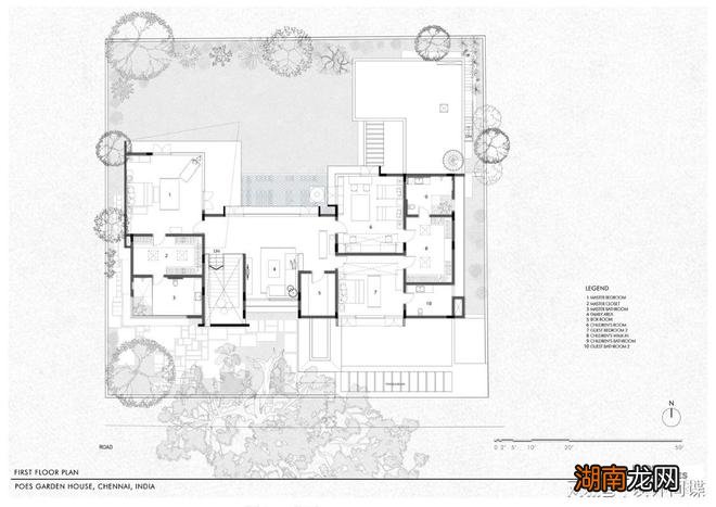 别墅设计:这样环抱大树,守着鱼池的别墅,风水不好才怪吧