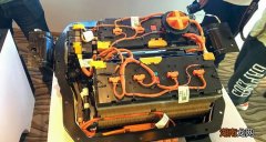 汽车电池寿命一般是几年