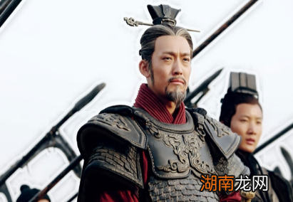 秦昭襄王嬴稷为什么能继承王位？与哪三个人有直接关系？