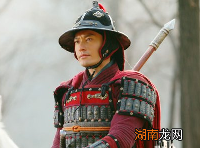 岳飞的家产有多少？他的财产来源有哪些？