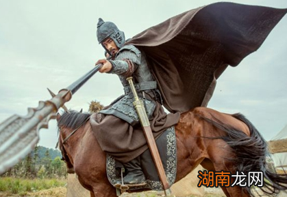 诸葛亮去世后,为什么姜维没有立刻攻打曹魏?