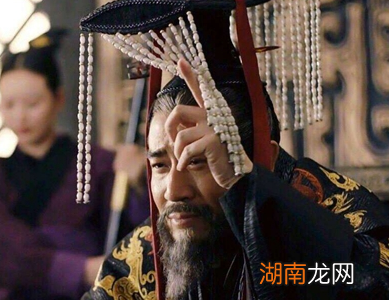 曹操有多可怕?他是如何利用吕布和刘备为自己做事的?