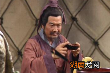 庞统的性格特点是怎样的?和诸葛亮有何不同?