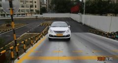 新手开车上坡怎么起步