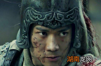 为什么赵云死了诸葛亮没有哭,而张苞死了他去大哭呢?