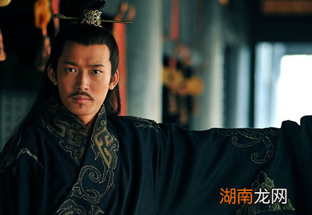 刘备真的是个无赖吗？他为什么要借荆州？