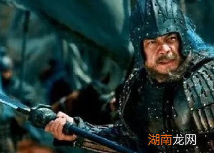 诸葛亮为什么说魏延头生反骨呢？魏延做过什么？