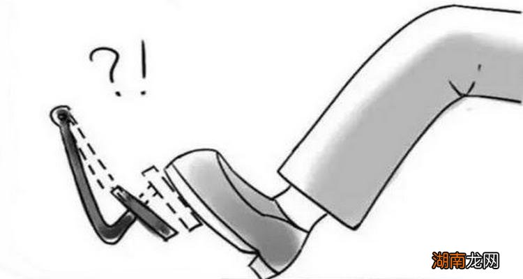 急踩刹车有异响怎么回事