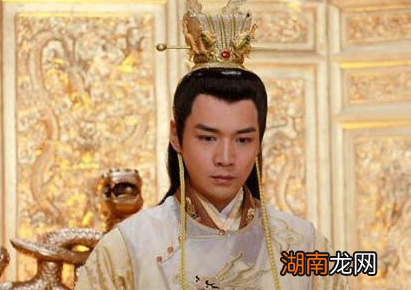 范雍为什么要火烧皇宫?他有什么特殊目的吗?