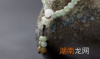 出土的翡翠怎么盘 出土翡翠怎么盘