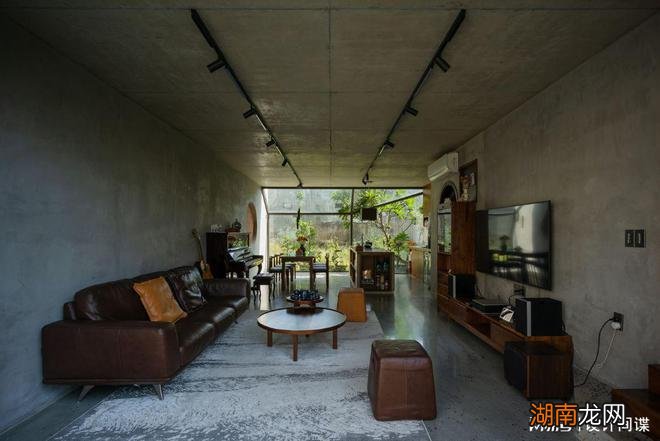 别墅设计：160平的房子，五口之家住刚刚好，简约的风格很是现代