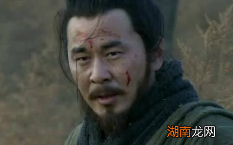 演义中陈宫的形象如何?他的性格特点是什么?