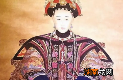 华妃侯佳氏在嘉庆的后宫中处于什么地位?她去世后的册文是什么?