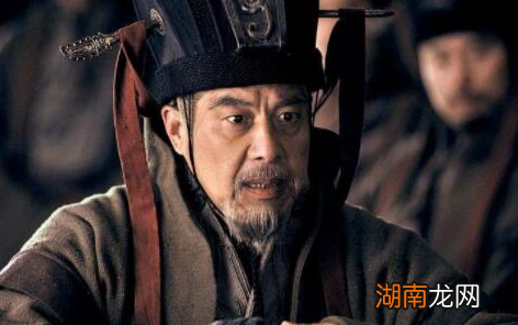 张昭的性格特点是怎样的?他有哪些经历?