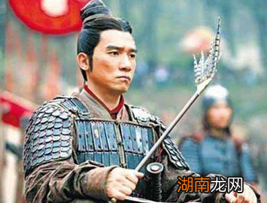 周瑜的病故对吴国有什么打击？孙权是如何看待周瑜的？