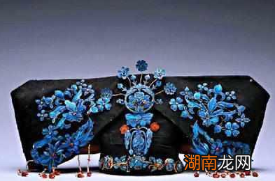 清宫妃嫔为何要梳旗头?有什么特殊意义吗