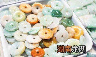 冰糯种翡翠和冰种哪个好 什么样糯冰种翡翠好