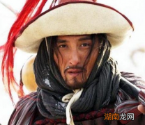 关胜和林冲都是梁山五虎上将 两人谁更胜一筹