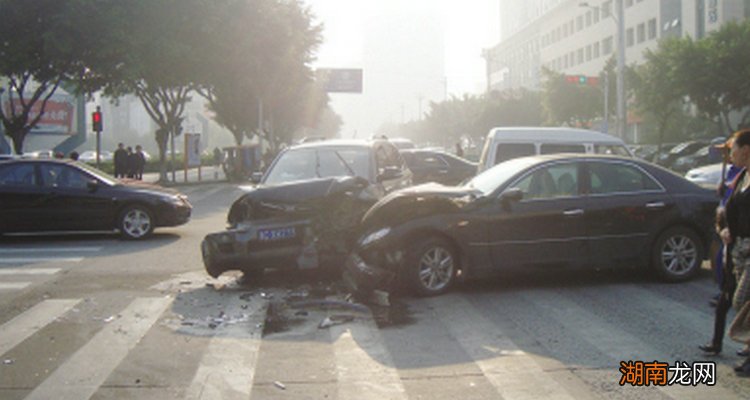 车祸双方都有责任怎么处理