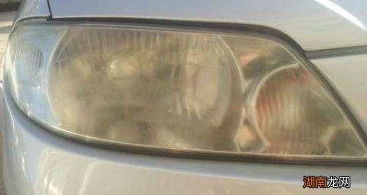汽车大灯罩发黄氧化怎么办