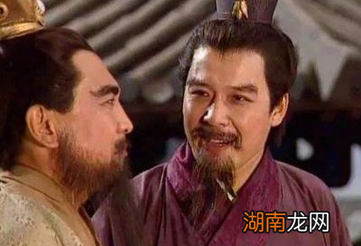 陈宫背叛曹操后为何辅佐有勇无谋的吕布，他为何不选择刘备？