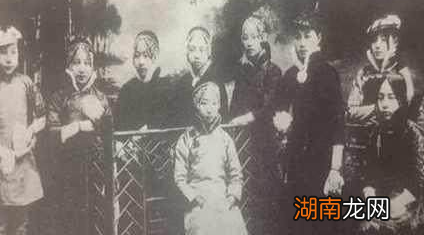 古代青楼女子是如何划分的 所谓卖艺不卖身又是哪个级别