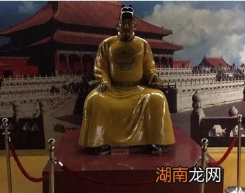 朱棣的军事政治才能过人,为何朱元璋不将皇位传给他?