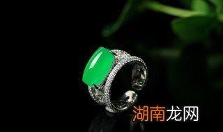 玉镯新买回来怎么清洗 翡翠镯子刚买回来怎么清洗