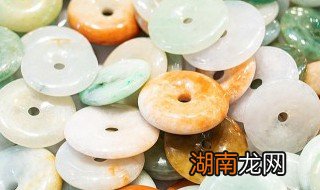 怎么判别翡翠玉的差别,怎样区分玉与翡翠