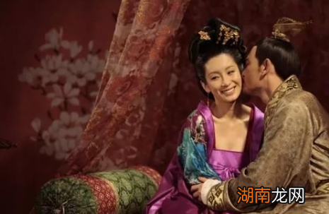 皇帝赐给宰相50岁的妻子，宰相为何欣然接受？